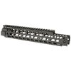 Upptäck TWO PIECE EXTENDED HANDGUARDS M-LOK från Midwest Industries! Perfekt för din AR-15 🛠️ med lättviktig och stabil design.